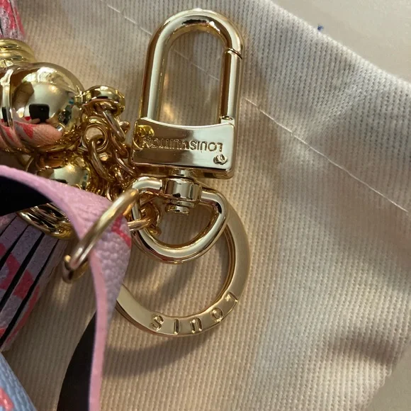 Pink Monogram Key Pouch/key chain- stamped on clasps- FULL INCLUSION- New - Picture 5 of 11